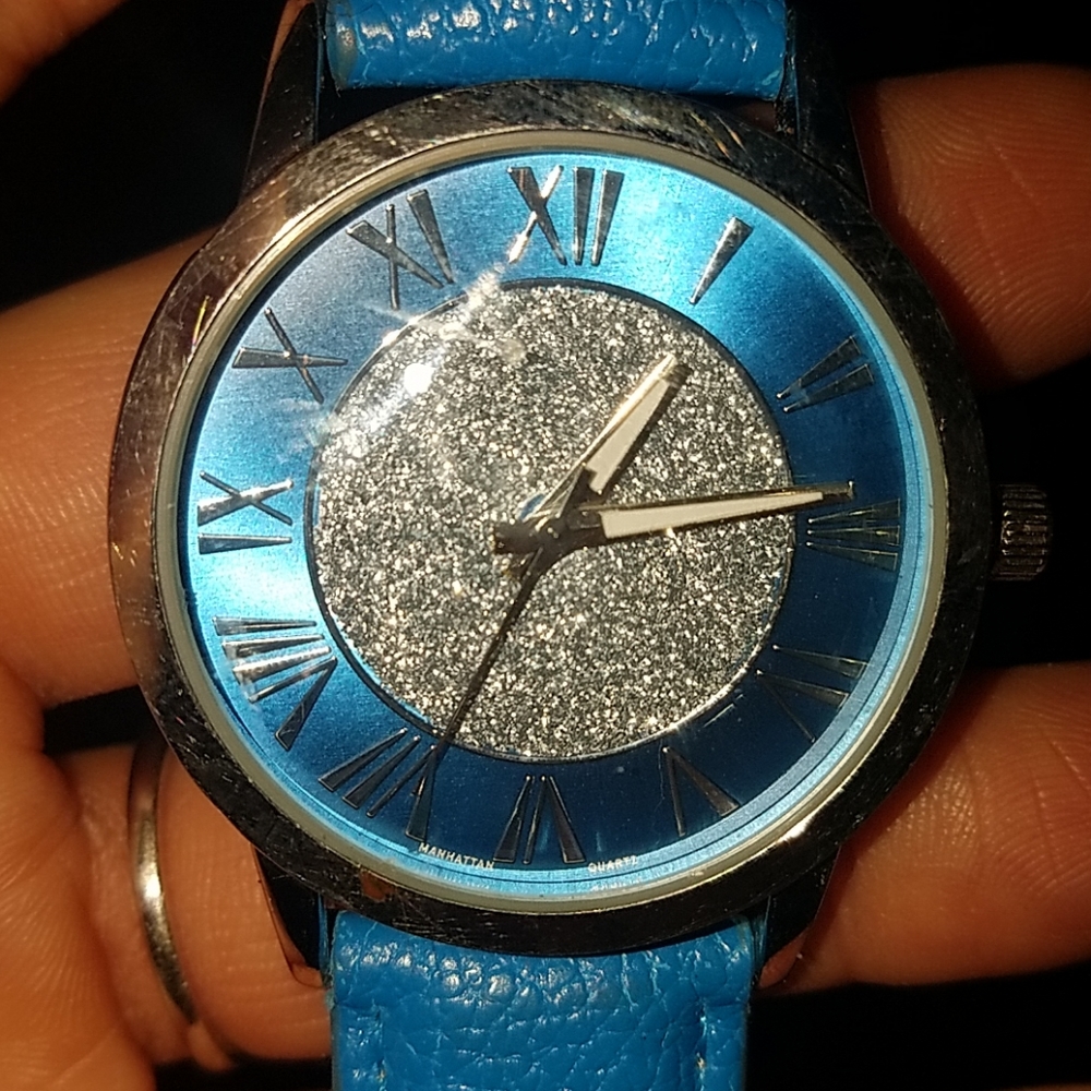 Watch - Picture 2 of 3